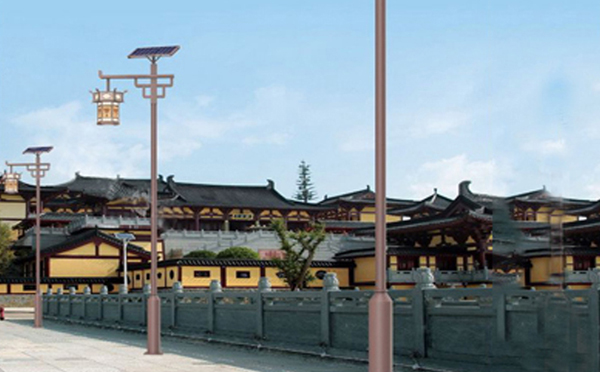 抗风型大通太阳能路灯：保障稳定照明不受风害