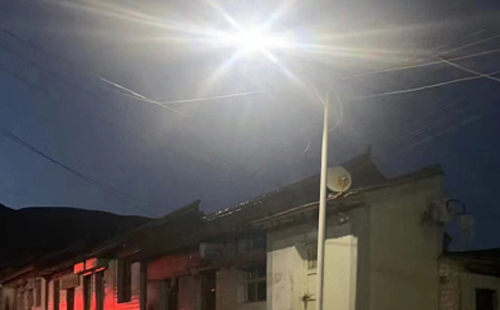 农村院子里最适合的大通太阳能路灯亮度与安装要点